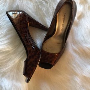 Antonio Melani patented leather heels